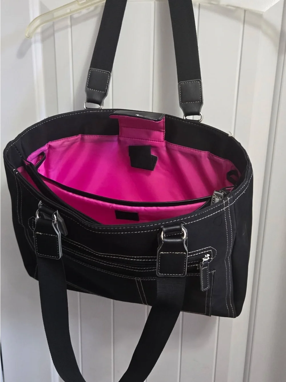 Black Women’s Tote Bag with Contrast Stitching